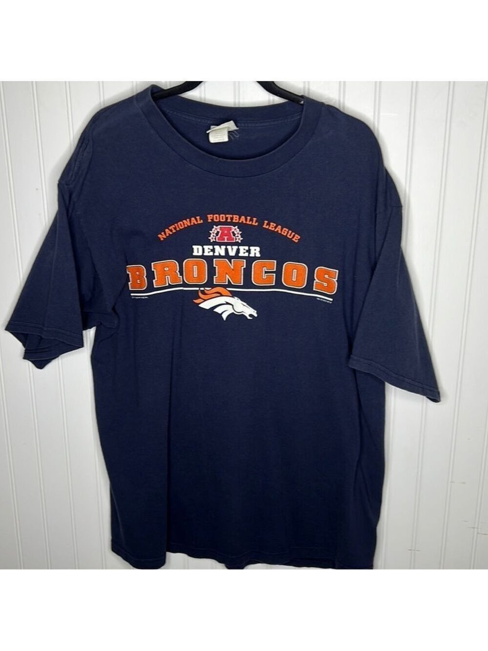 - NFL Denver Broncos T Shirt Size Extra Large